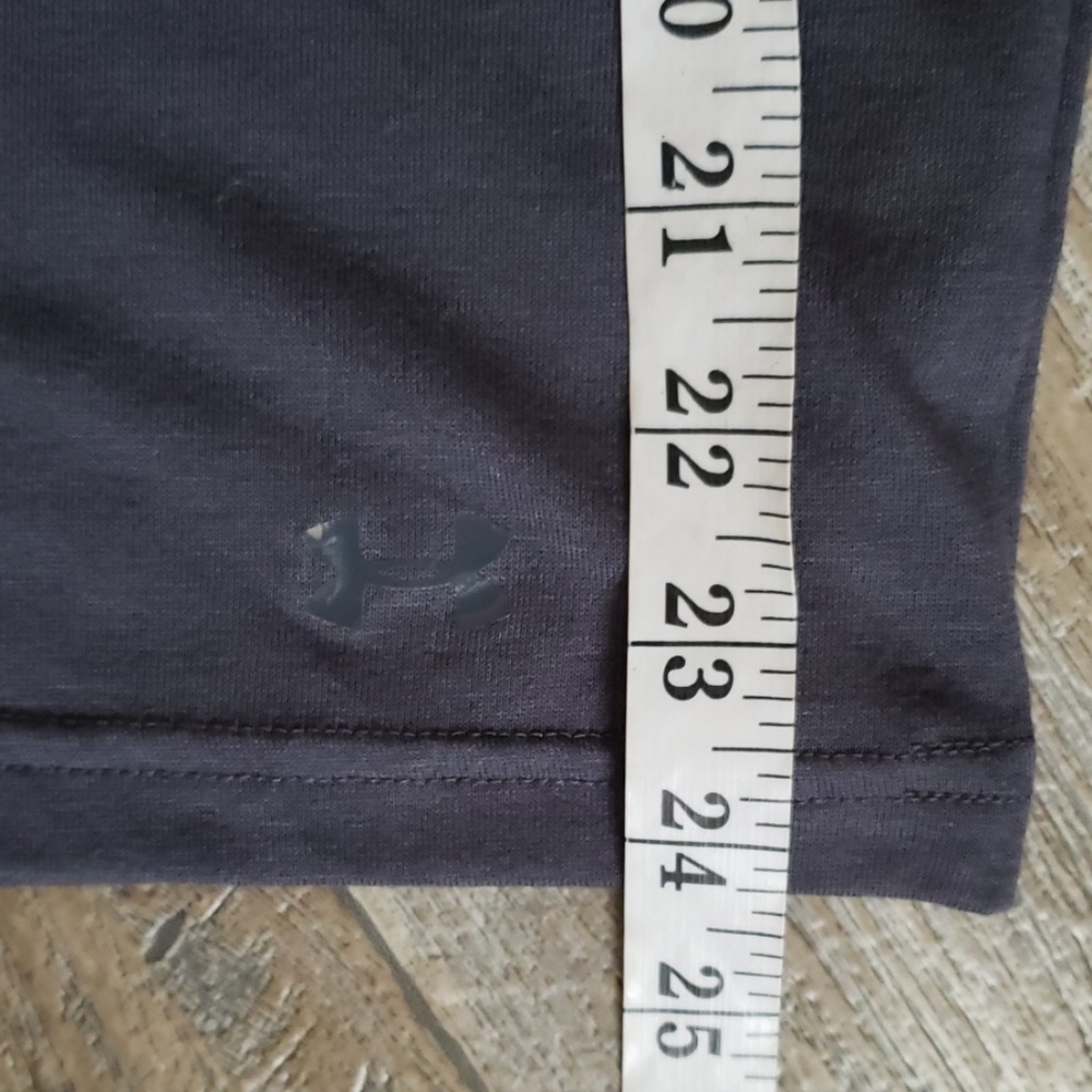 Under Armour Tee Size Medium - image 4